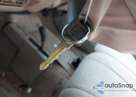 1997 Chevrolet K1500 Fleetside z USA, uszkodzony, nr VIN 1GCEK19M8VE268770